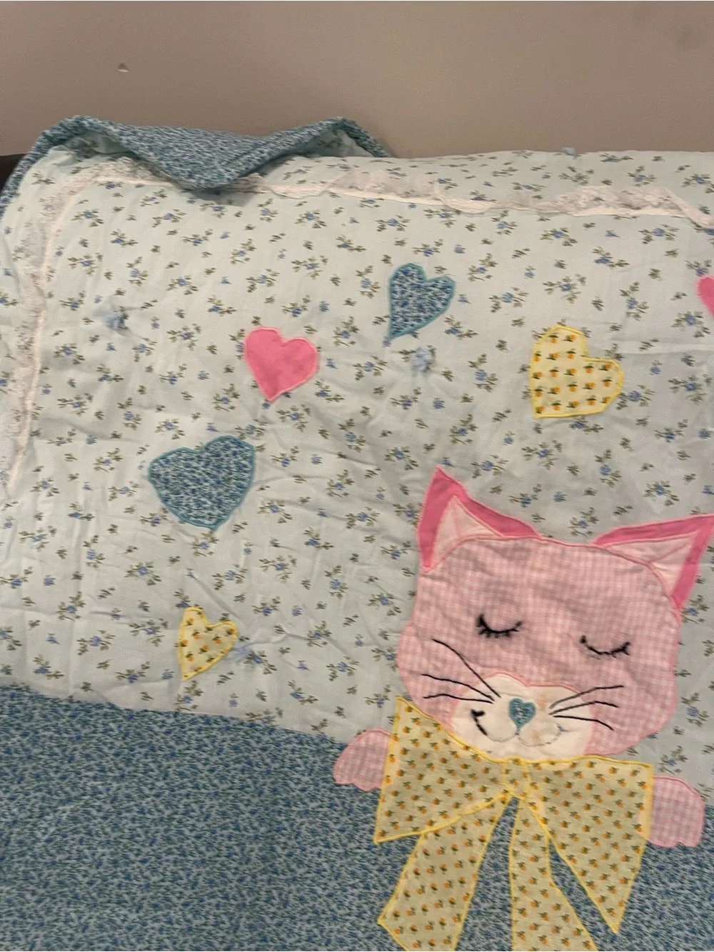 Children's Kitty Appliqué Quilt - Pink, Blue, Yellow 72x41